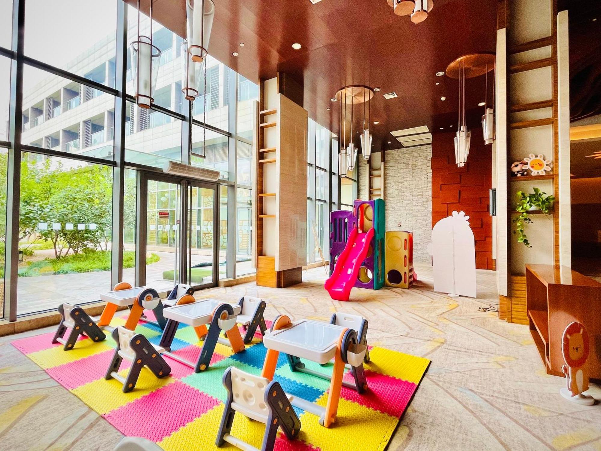 Shijingshan Parkview By Ihg Hotel 4*
